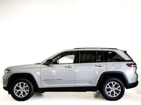 Used 2022 Jeep Grand Cherokee Limited AWD/4WD image 6