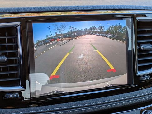 Used 2023 Chrysler Pacifica Limited image 26