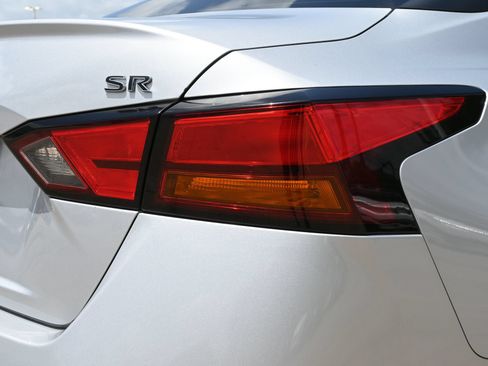 Used 2019 Nissan Altima 2.5 SR w/ SR Premium Package FWD image 21