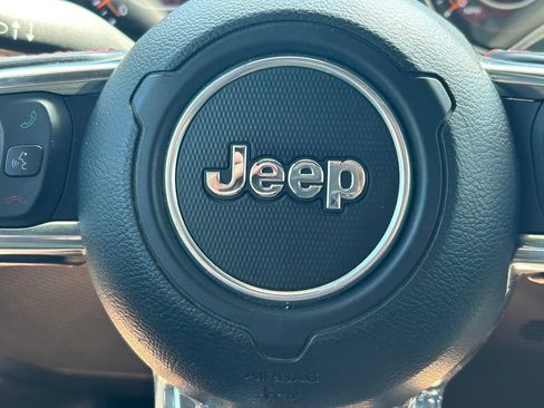 Used 2023 Jeep Wrangler Unlimited Rubicon w/ LED Lighting Group AWD/4WD image 38