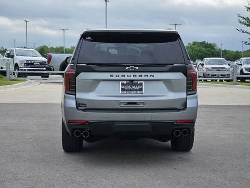 Used 2025 Chevrolet Suburban Z71 AWD/4WD image 6
