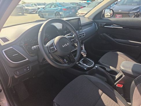 Used 2023 Kia Seltos S FWD image 10