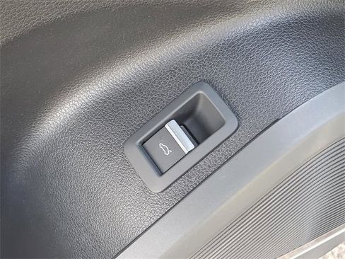 Used 2023 Audi Q5 2.0T Premium Plus w/ Premium Plus Package image 13