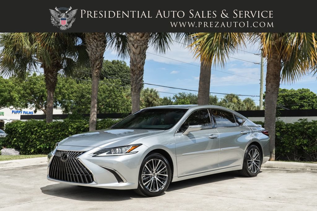 Used 2025 Lexus ES 300h w/ Premium Package FWD image 1