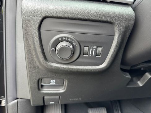 New 2025 Jeep Grand Cherokee L Laredo w/ Luxury Tech Group I image 21