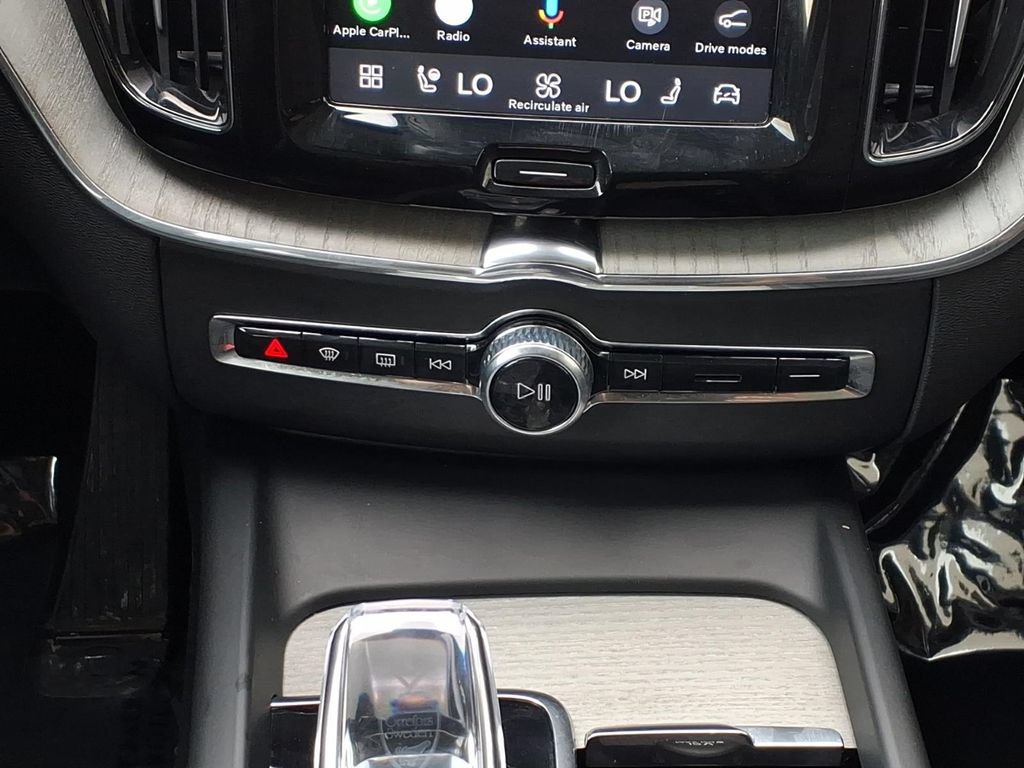 Certified 2025 Volvo XC60 T8 Ultra w/ Protection Package Premier AWD/4WD image 19