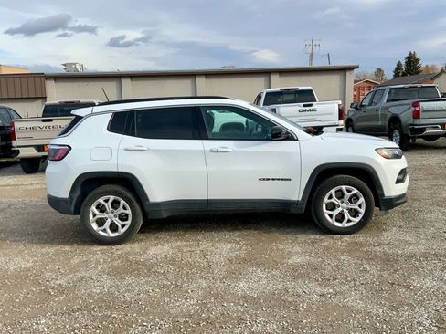Used 2024 Jeep Compass Latitude image 6