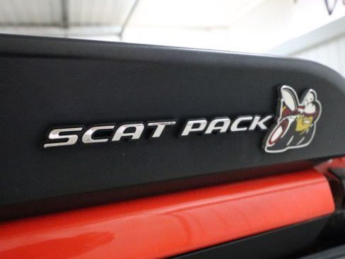 Used 2016 Dodge Challenger SRT RWD image 26