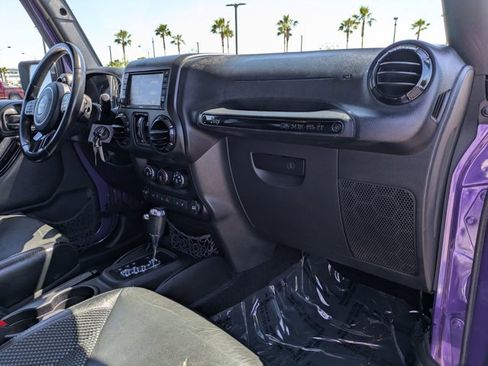 Used 2016 Jeep Wrangler Unlimited Sahara image 19