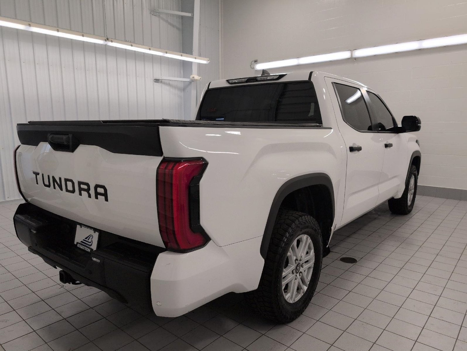 Used 2025 Toyota Tundra SR5 w/ SR5 Convenience Package AWD/4WD image 21