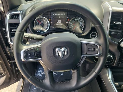 Used 2024 RAM 1500 Big Horn AWD/4WD image 32