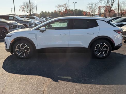 New 2026 Chevrolet Equinox EV LT image 8