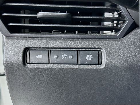 Used 2025 Nissan Altima 2.5 SV image 16