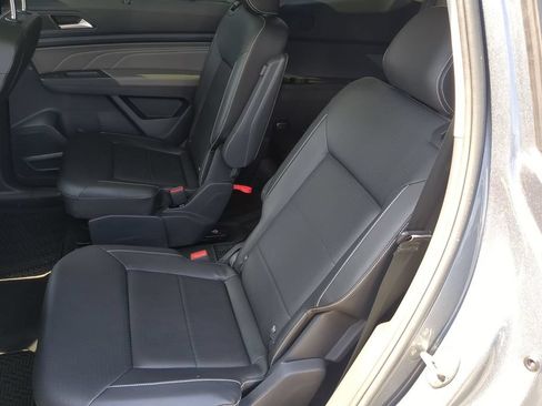 Used 2023 Volkswagen Atlas SE w/ Panoramic Sunroof Package FWD image 20