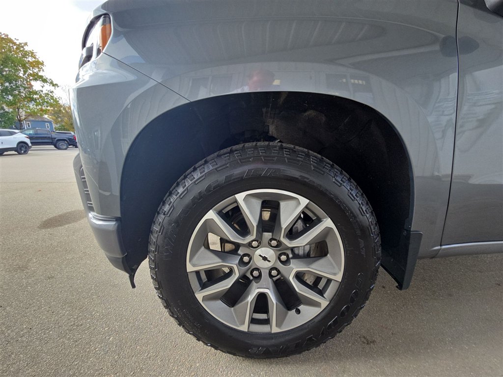 Used 2022 Chevrolet Silverado 1500 RST AWD/4WD image 32