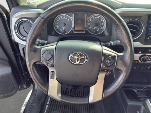 Used 2017 Toyota Tacoma Limited w/ Tow Package AWD/4WD image 18