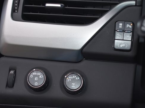 Used 2019 Chevrolet Tahoe LT image 16