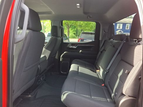 Used 2022 GMC Sierra 1500 Elevation w/ X31 Off-Road Package AWD/4WD image 10