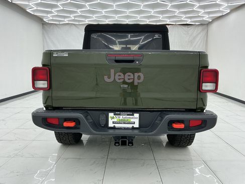 Used 2023 Jeep Gladiator Mojave w/ Trailer Tow Package AWD/4WD image 10
