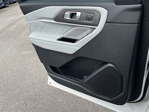 New 2026 Ford Explorer Platinum w/ LUX Leather Package image 17