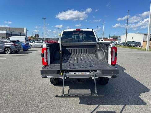 Used 2024 Ford F350 Platinum w/ Tremor Off-Road Package AWD/4WD image 18