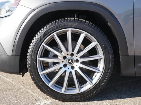 Used 2021 Mercedes-Benz GLB 250 4MATIC image 28