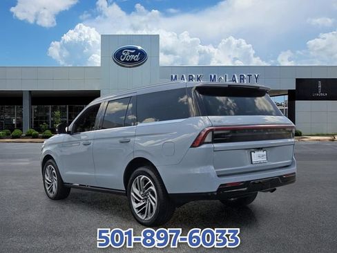 Certified 2025 Lincoln Navigator Reserve AWD/4WD image 3
