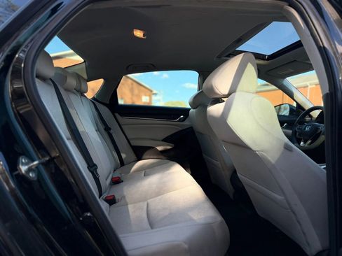 Used 2018 Honda Accord EX image 13