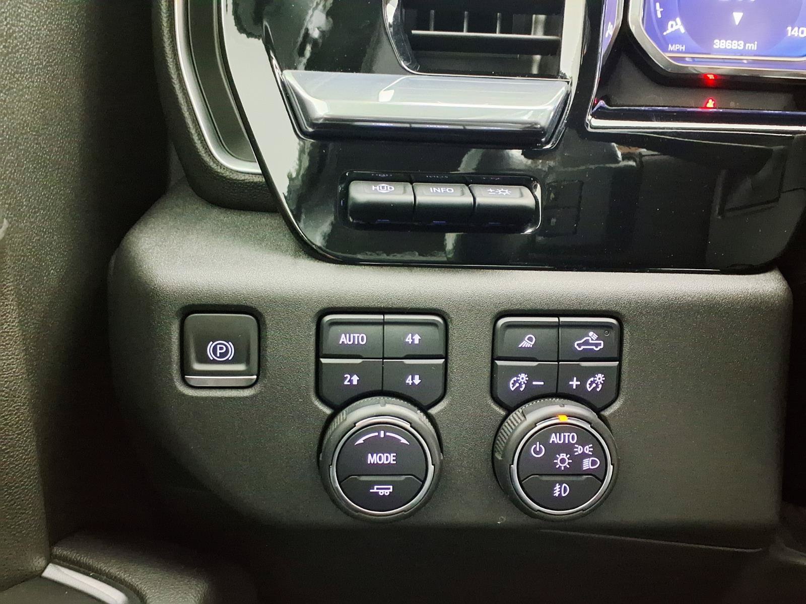 Used 2023 Chevrolet Silverado 1500 High Country w/ High Country Premium Package AWD/4WD image 22