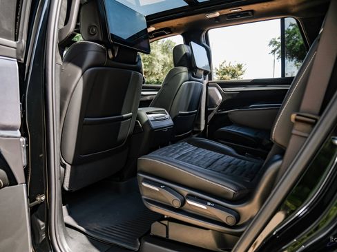 Used 2025 Cadillac Escalade V image 76