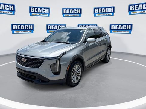 Used 2025 Cadillac XT4 Premium Luxury FWD image 4