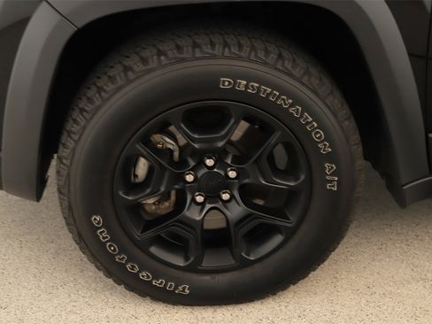 Used 2022 Jeep Cherokee Latitude w/ Sun & Sound Group image 33