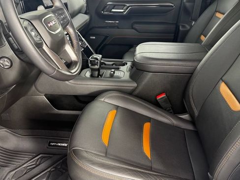 Used 2023 GMC Sierra 1500 AT4 w/ AT4 Premium Package AWD/4WD image 16