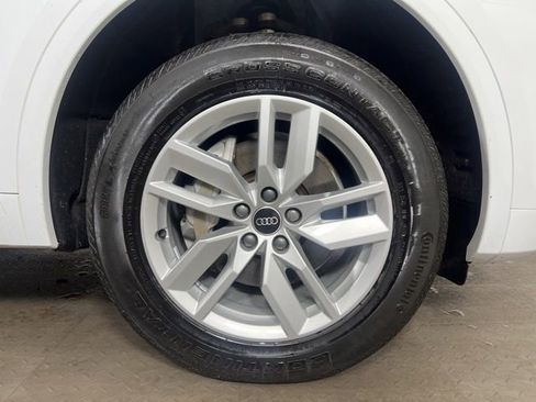 Used 2023 Audi Q5 2.0T Premium w/ Convenience Package image 9