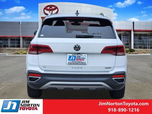 Used 2023 Volkswagen Taos SE w/ Panoramic Sunroof Package AWD/4WD image 7