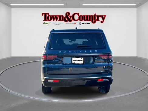 Used 2024 Jeep Wagoneer L Series II w/ Premium Group I image 6