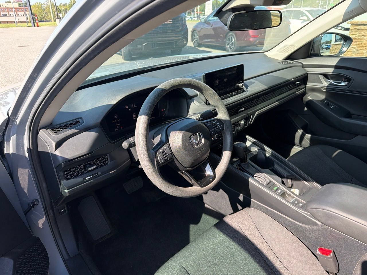 Used 2025 Honda Accord SE image 4