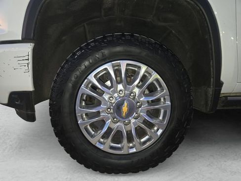 Used 2023 Chevrolet Silverado 2500 High Country w/ Z71 Off-Road Package image 23