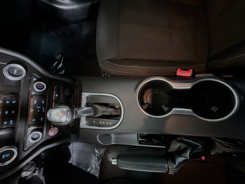 Used 2021 Ford Mustang Coupe image 25