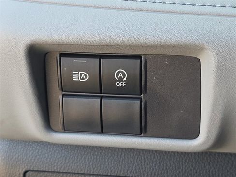 Used 2023 Toyota Highlander L image 24