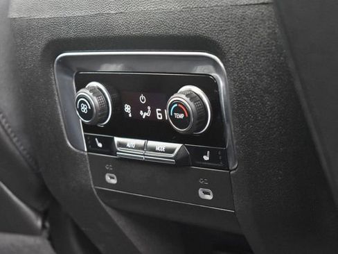 Certified 2024 Chevrolet Tahoe Z71 w/ Luxury Package image 19