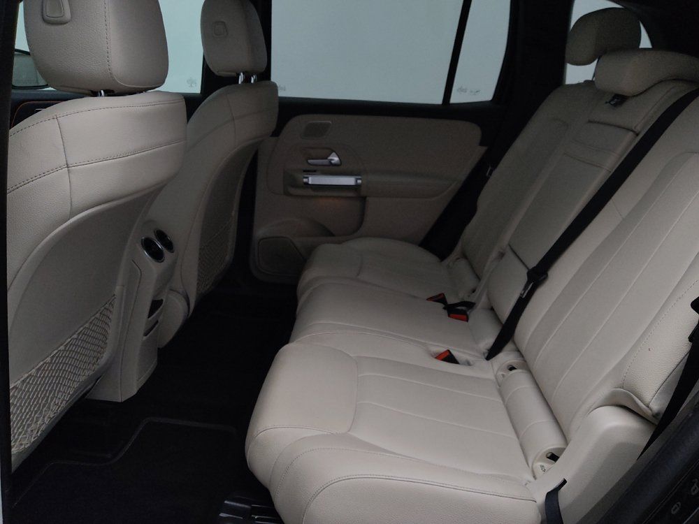 Used 2021 Mercedes-Benz GLB 250 w/ Premium Package image 18