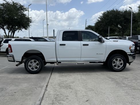 Used 2024 RAM 2500 Big Horn AWD/4WD image 3