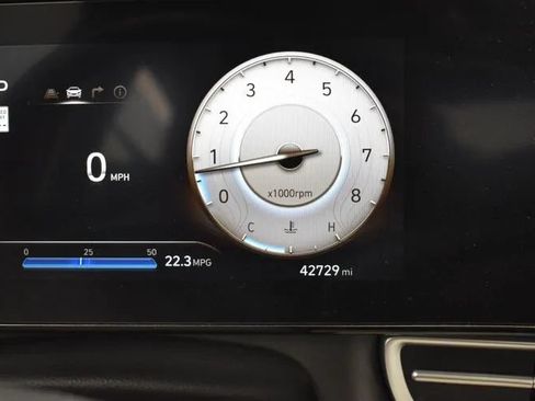 Used 2024 Hyundai Elantra Limited FWD image 28