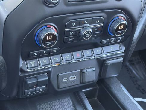 Used 2021 Chevrolet Silverado 2500 LTZ w/ Z71 Chrome Sport Edition image 18