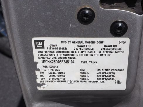Used 2006 Chevrolet Silverado 2500 LT w/ Heavy-Duty Power Package AWD/4WD image 6