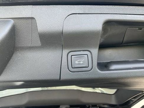 Used 2023 GMC Acadia SLT w/ LPO, Floor Liner Package image 8