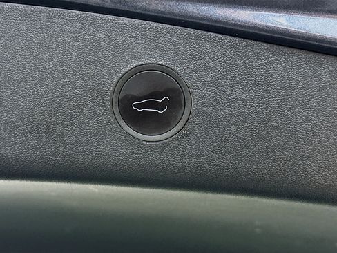 Used 2023 Tesla Model 3 Standard Range RWD image 29
