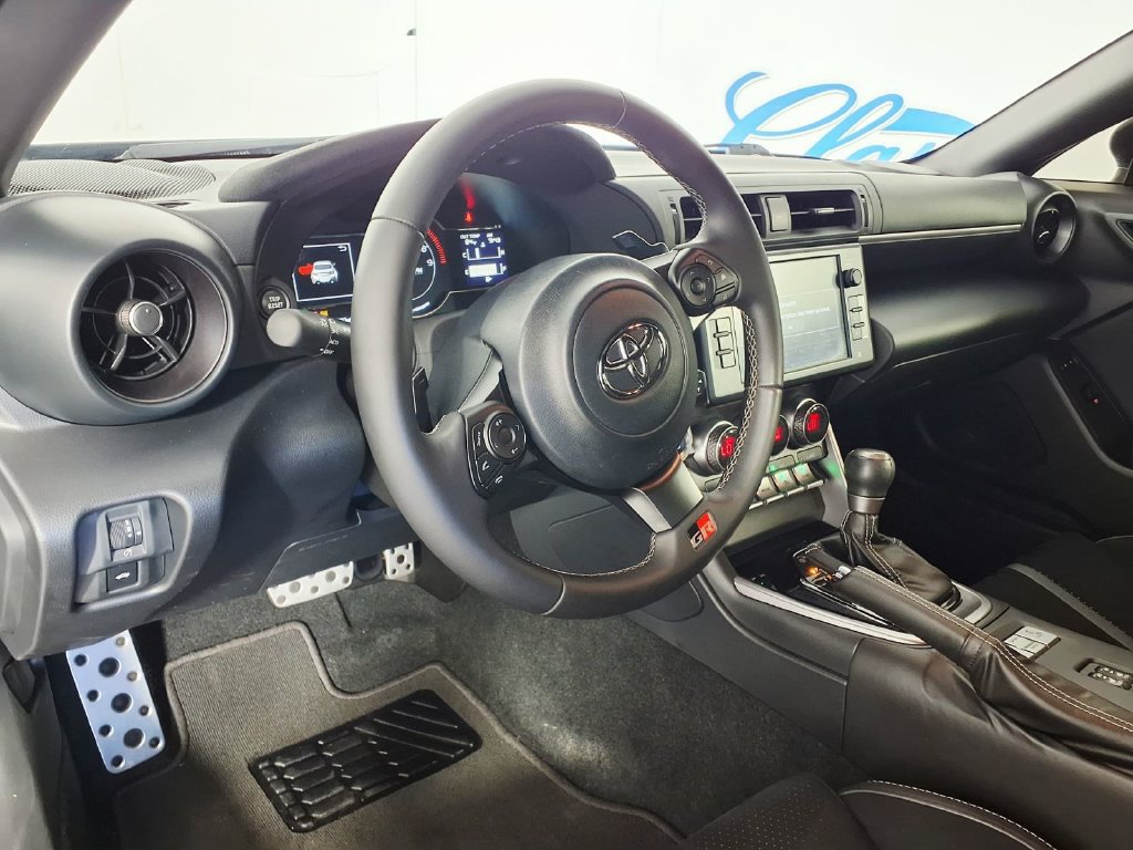 Used 2025 Toyota GR86 Premium RWD image 12