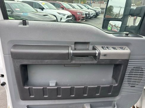 Used 2015 Ford F250 XLT w/ FX4 Off-Road Package image 8